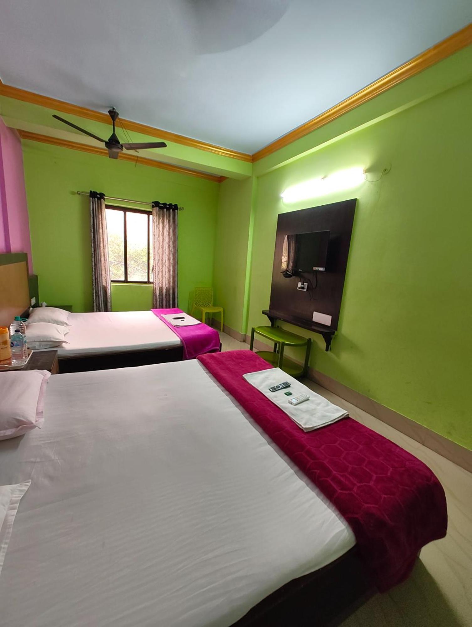 Goroomgo Samrat Palace Puri Near Sea Beach With Parking Facilities - Restaurant Available - Couple Friendly Екстер'єр фото