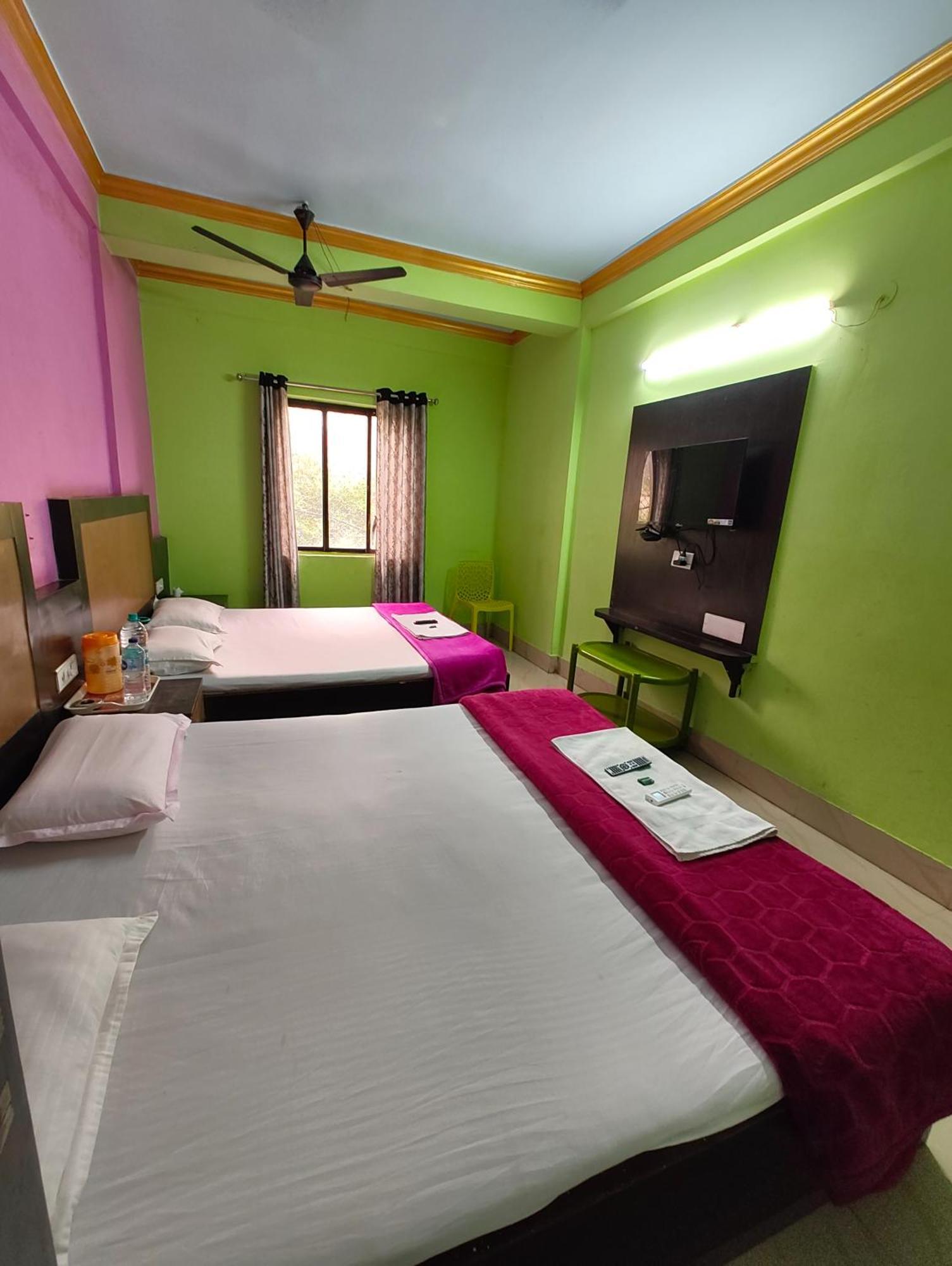 Goroomgo Samrat Palace Puri Near Sea Beach With Parking Facilities - Restaurant Available - Couple Friendly Екстер'єр фото